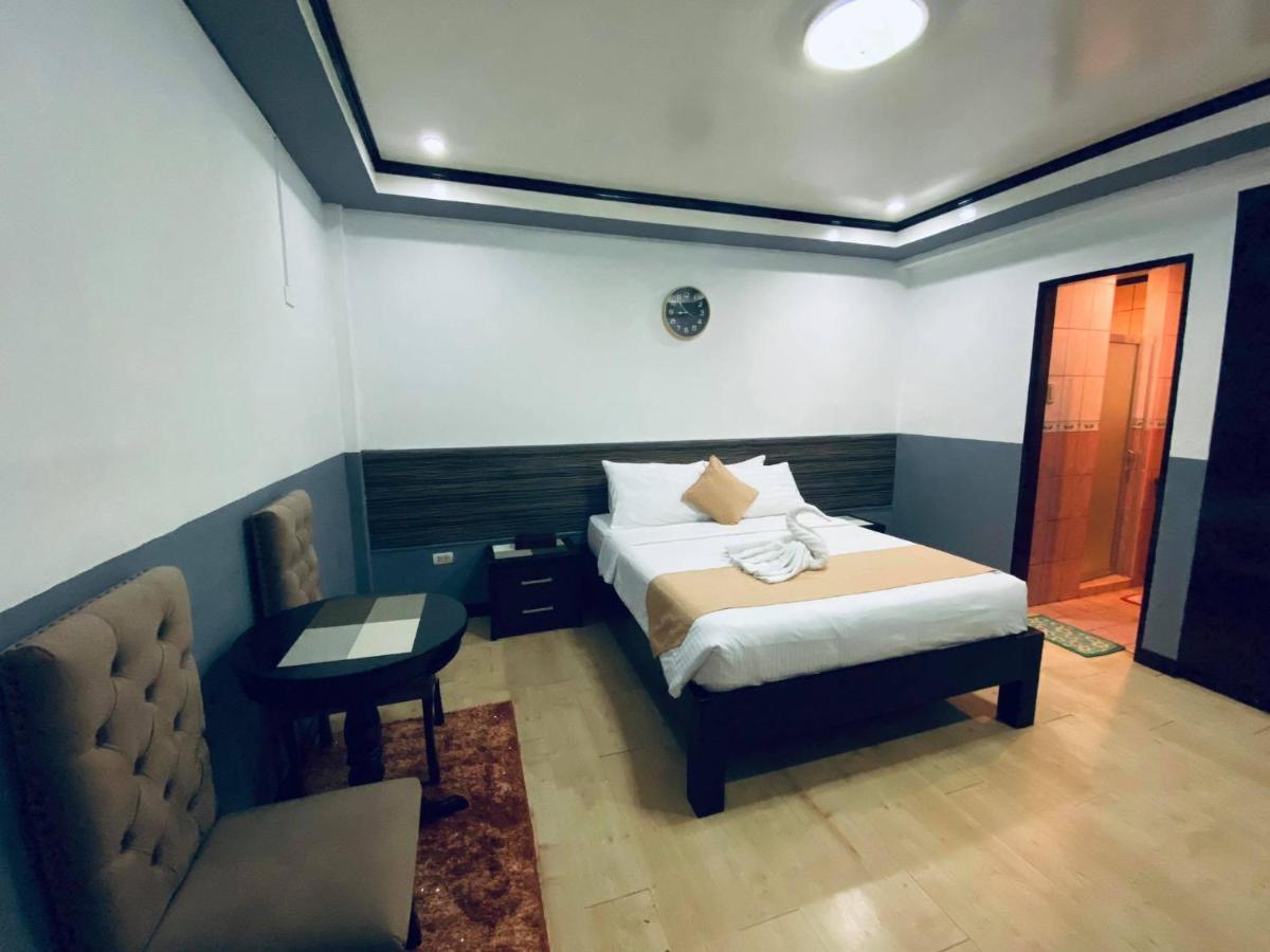 Amax Inn Makati Makati City Exterior foto