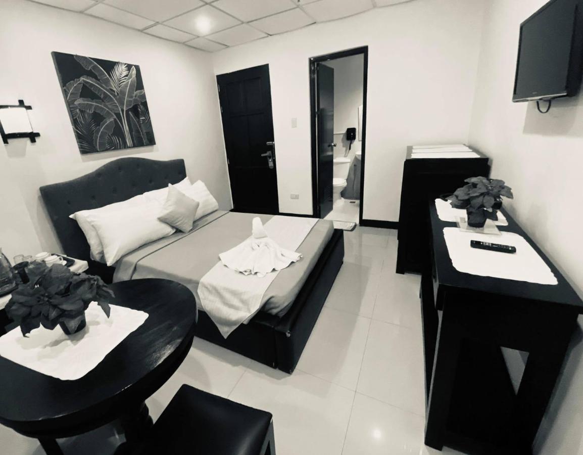 Amax Inn Makati Makati City Exterior foto